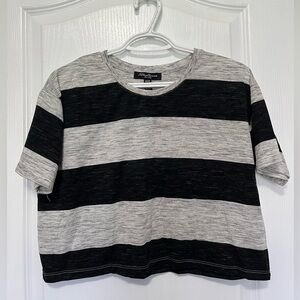 Black and light gray stripped cropped shirt